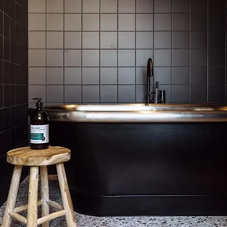 Le Garage Hotel