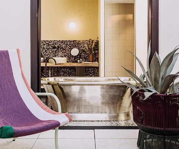 Le Garage Готель